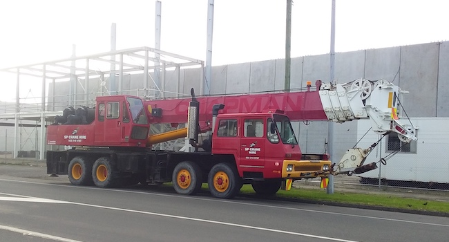 Crane prepared for road travel